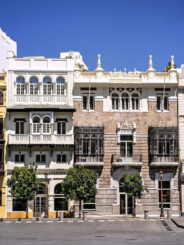 Fachada del Hotel Mercer Plaza Sevilla