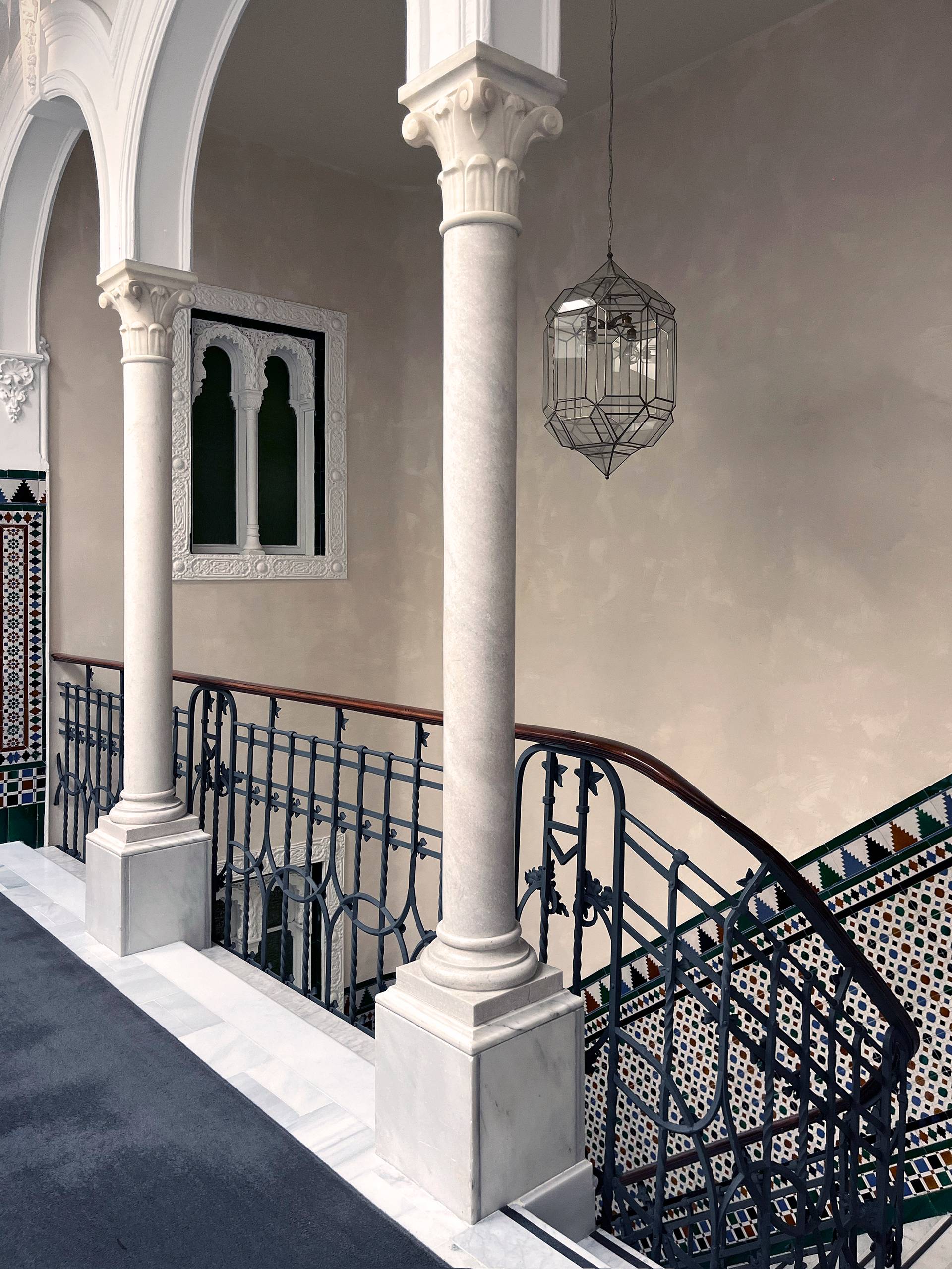 Escalera del Hotel Mercer Plaza Sevilla