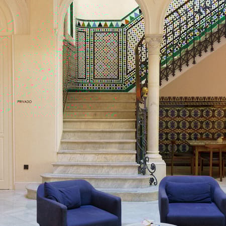 Patio del Hotel Mercer Plaza Sevilla