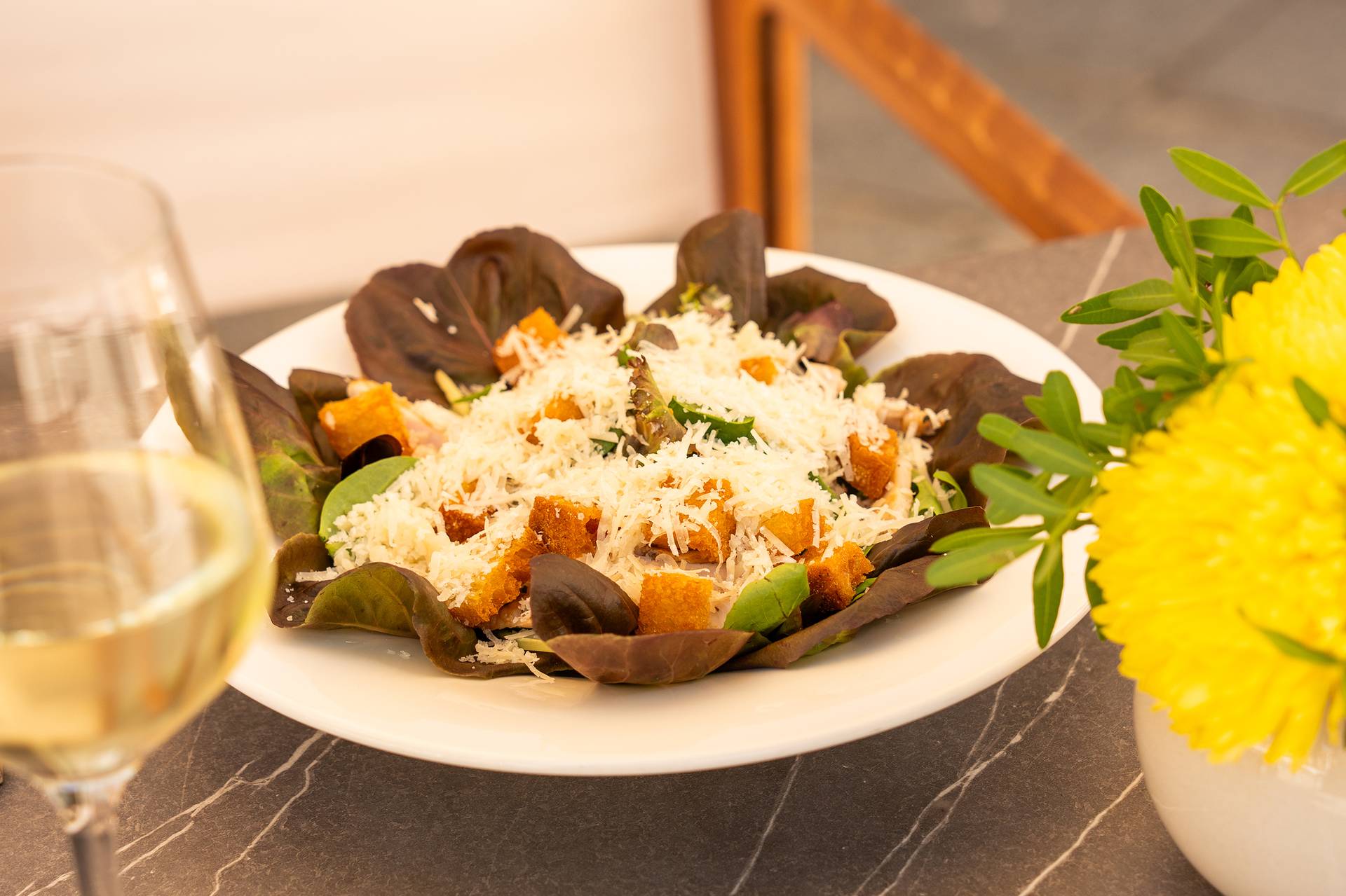 Ensalada César en Bar Plaza