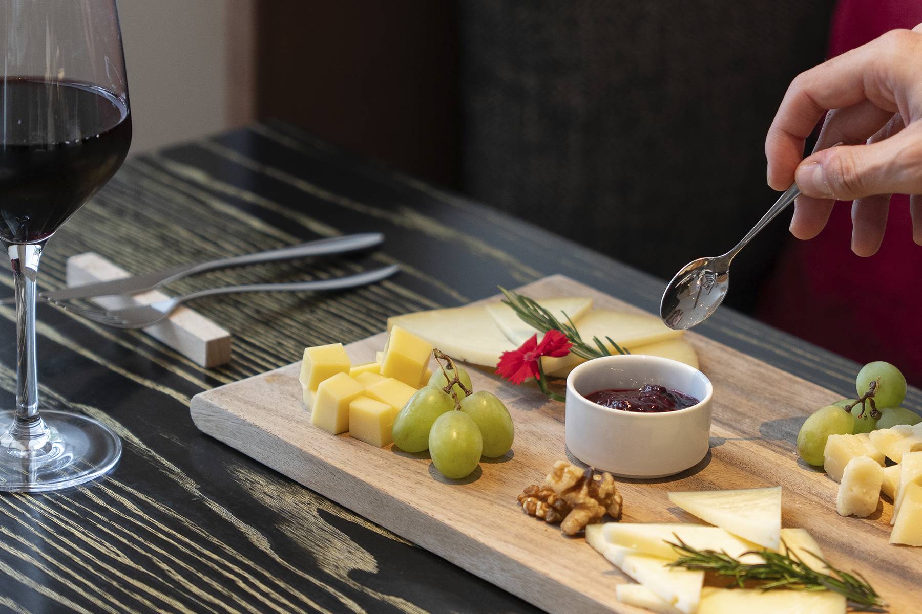 Tabla de quesos de la tierra en el Restaurante Bar Plaza de Sevilla