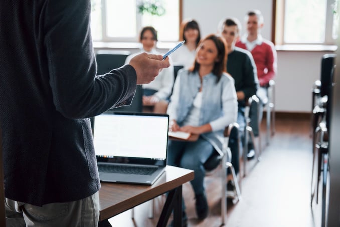 ¿Qué es la formación programada para las empresas?