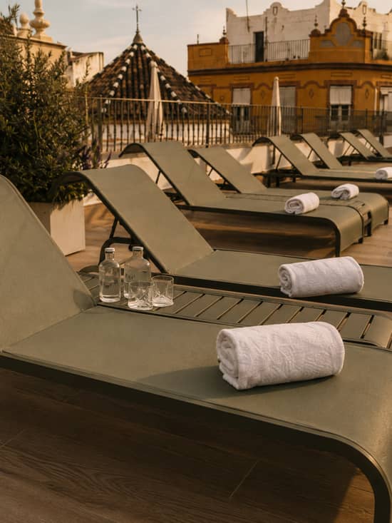 Terraza en la azotea de Mercer Residences Sevilla