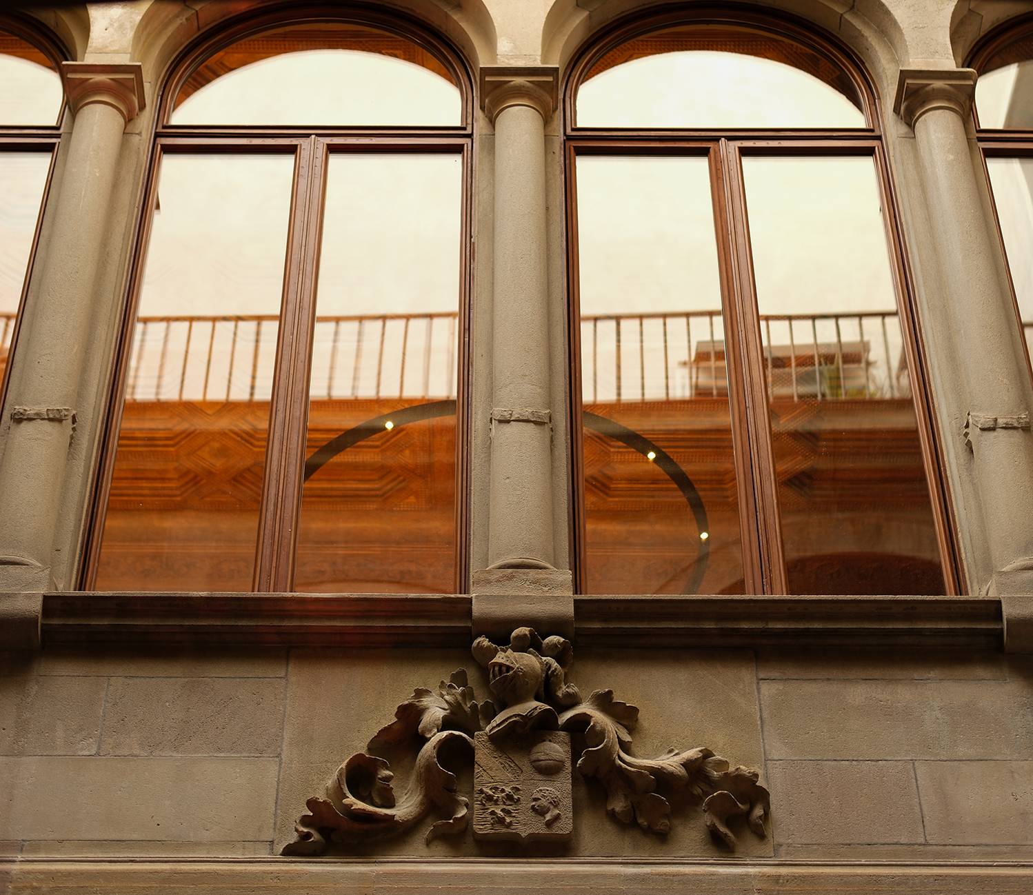 Detalle arquitectónico del Salón Rocabertí en Mercer Residences Palau Moxó 