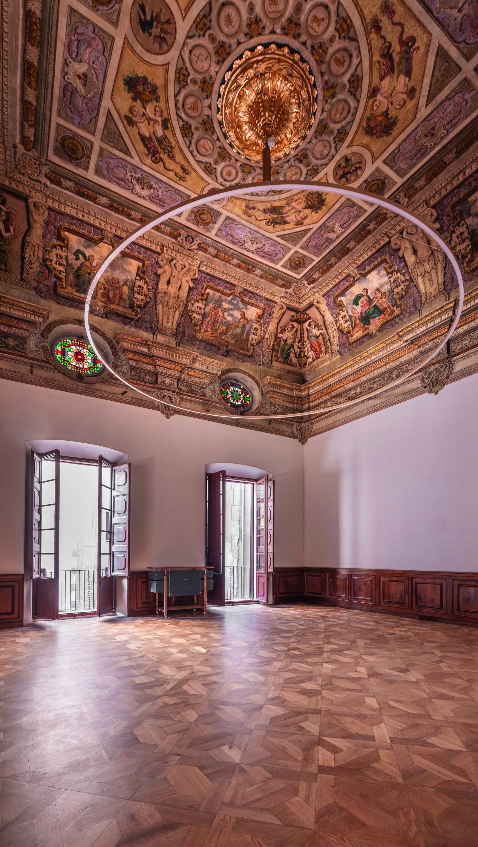 La gran sala de baile de los Moxó y uno de los mayores tesoros del Palau