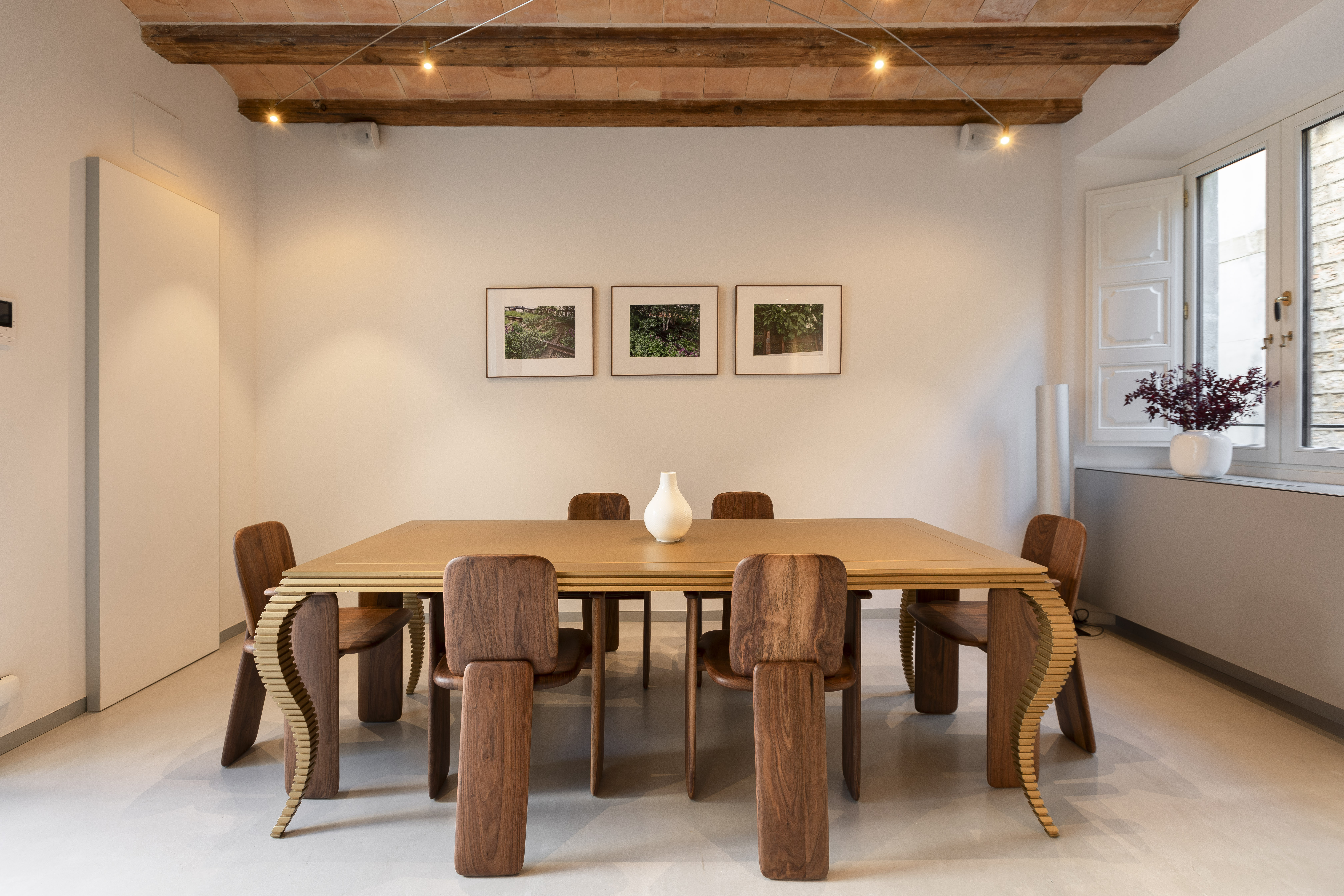 Comedor en la Residencia 5 de Mercer Residences Palau Moxó