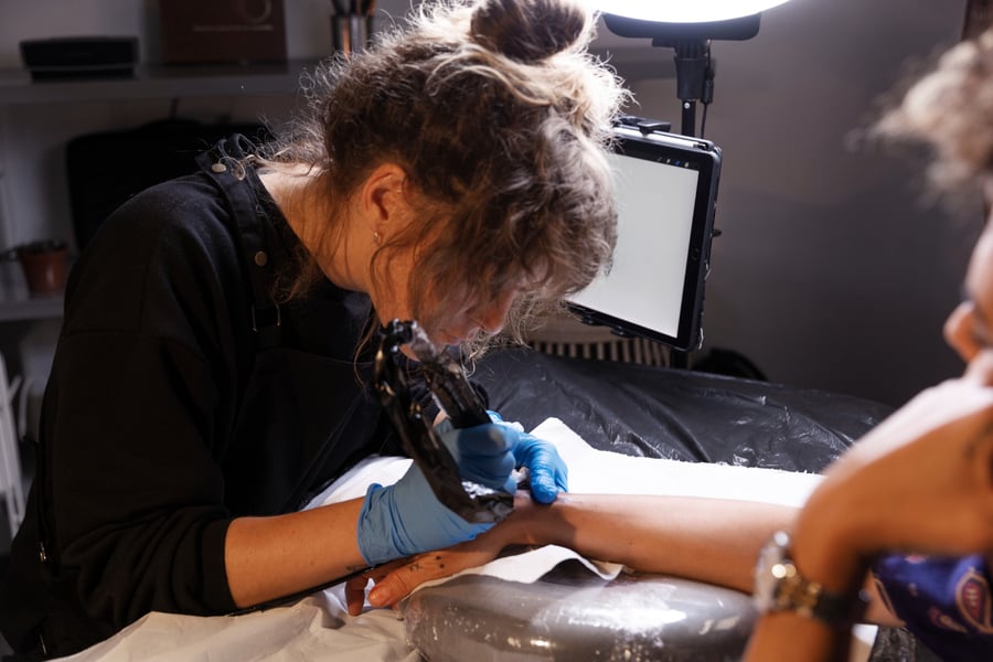 Sector - Tatuajes y piercings