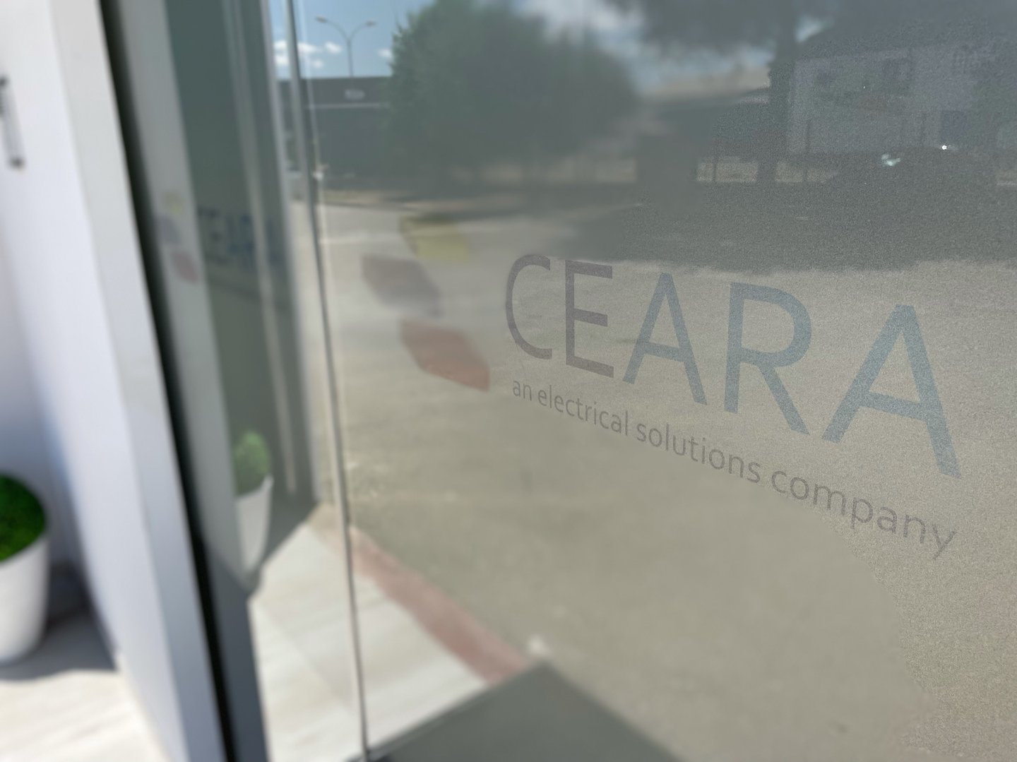 Cuadros Eléctricos Araujo  S.L - CEARA