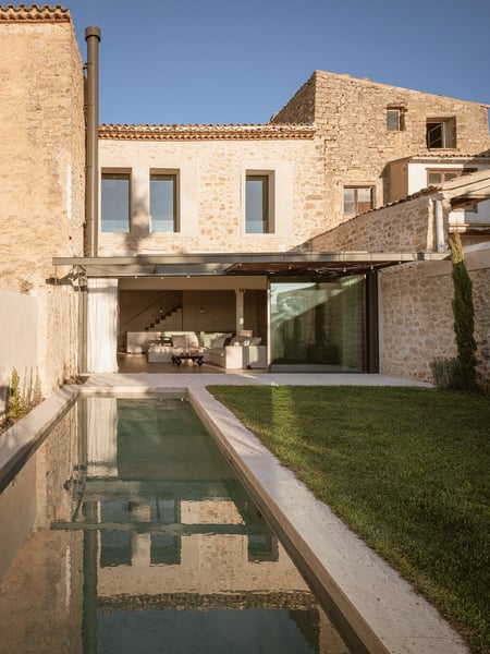 LA VANGAURDIA MAGAZINE