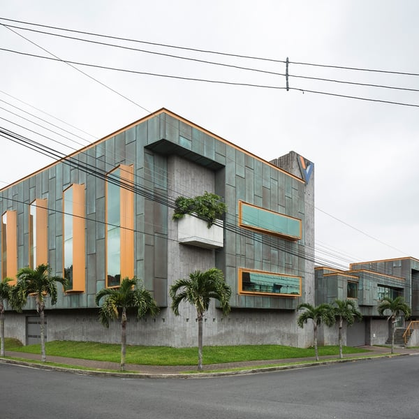 EDIFICIO CONSTRUCTORA VAN DER LAAT & JIMÉNEZ