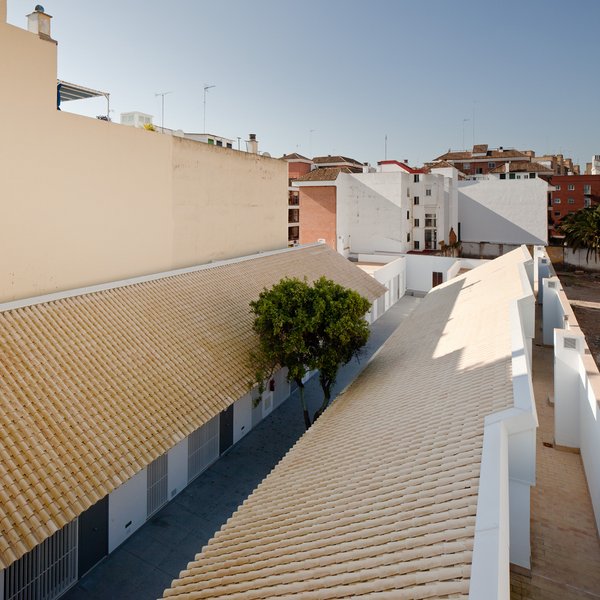 Rehabilitación del Corral de la Encarnación y Casa Tapón. Viviendas en Pagés del Corro