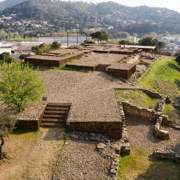Adecuación del espacio natural del yacimiento romano de Can Tacó (S II a. C.)
