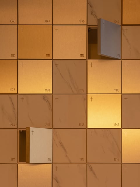 9760_18
