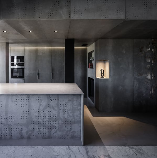 Inserción doméstica: transformación de un ático para un médico y una enfermera.