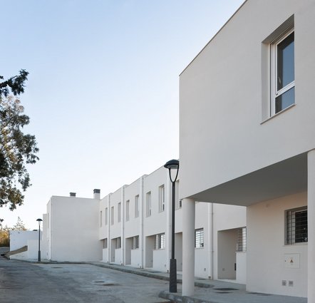 Public Houses. Ragol