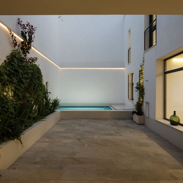 House in León Neighborhood (Seville)