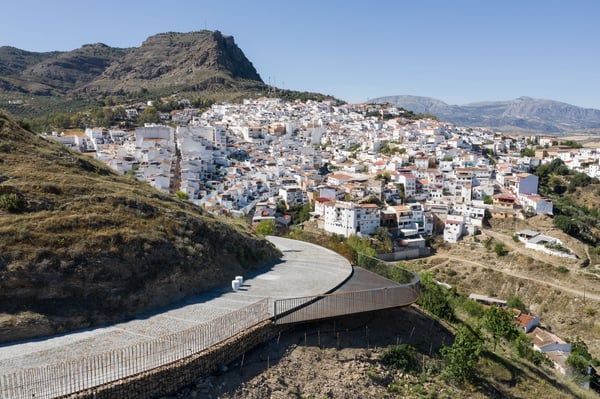 Mirador 360º. Intervención en el Cerro de las Torres. Álora, Málaga