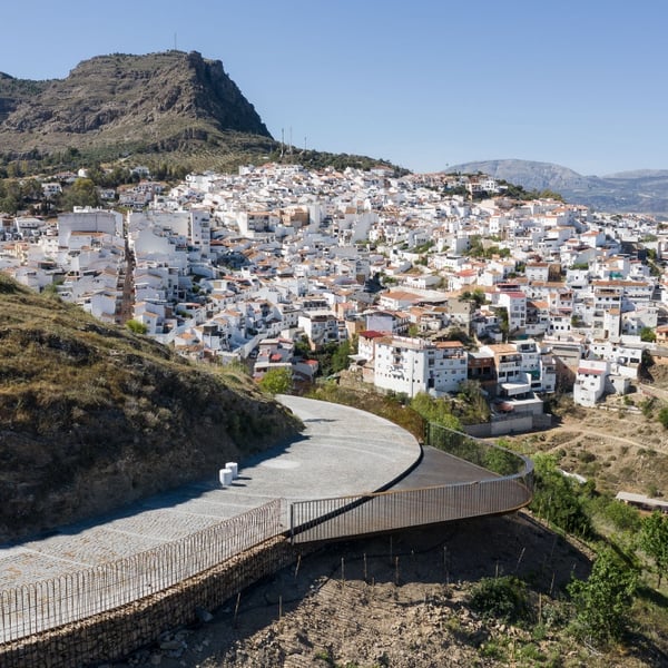 Mirador 360º. Intervención en el Cerro de las Torres. Álora, Málaga