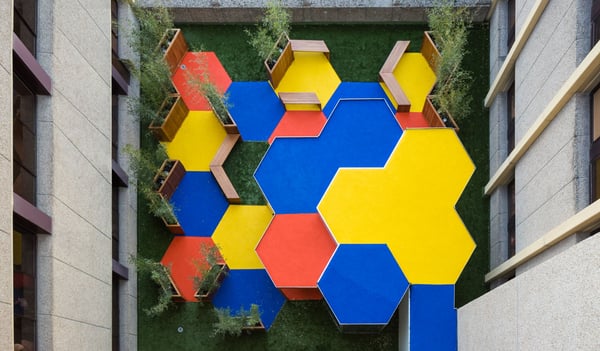 El jardín de Aladina: Pabellón de juego y terraza en el Hospital de Getafe