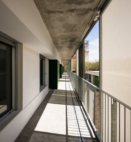 32 Alojamientos en calle Flor de Azalea, Sevilla