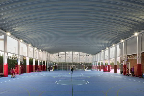 Sport Pavilion in El Carmelo School