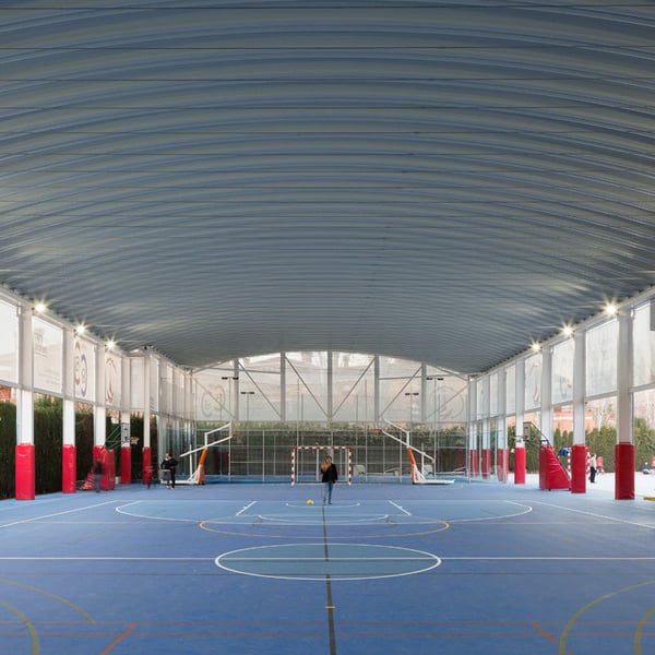 Sport Pavilion in El Carmelo School