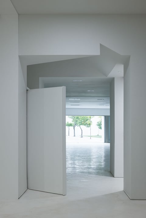 9832_24
