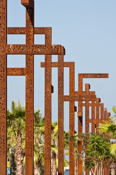 El jardín de Umm Hakim. Espacio público sobre la desembocadura del Rio de la Miel. Algeciras.