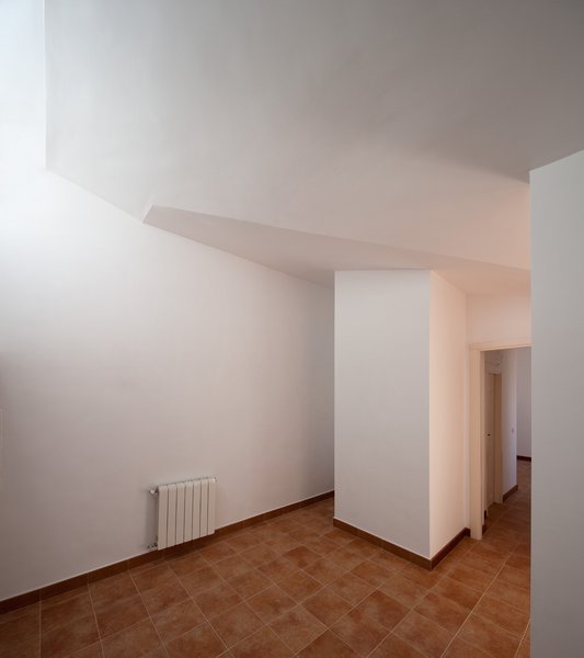 Viviendas y espacios públicos en Higuera de la Sierra