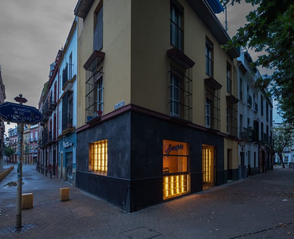 AMORES coctelería. Despacho de tragos mexicanos en la Alameda de Hércules