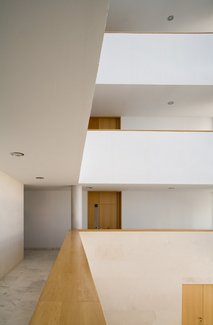 Building Domocenter. Offices and Touristic Apartments