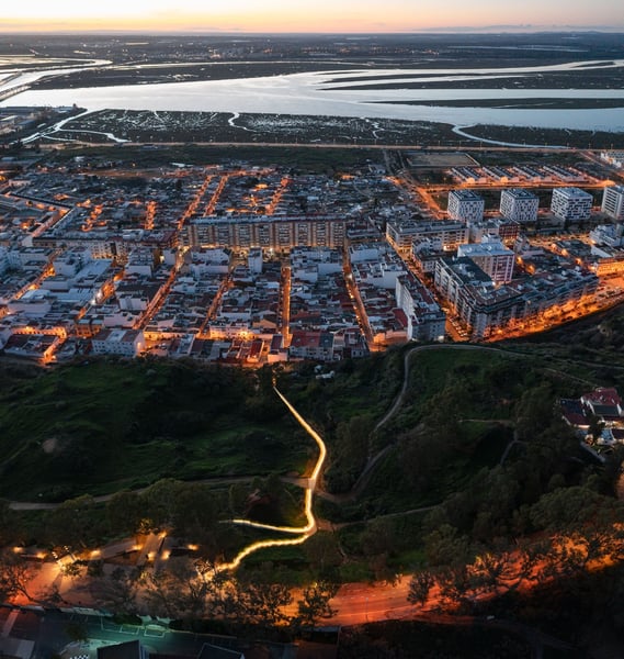 Actuación paisajística en la cornisa y laderas del Conquero