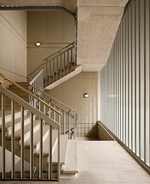 Industrial facilities and showroom in Vega del Rey. Camas