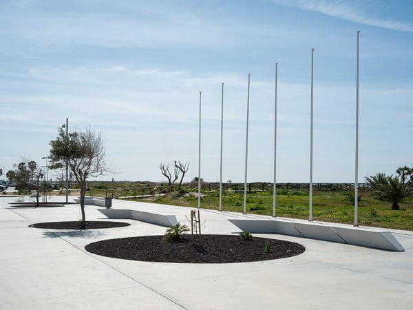 Mejora en la accesibilidad viaria en el nudo avda. del Río/ avda. de la Playa. Creación de área peatonal