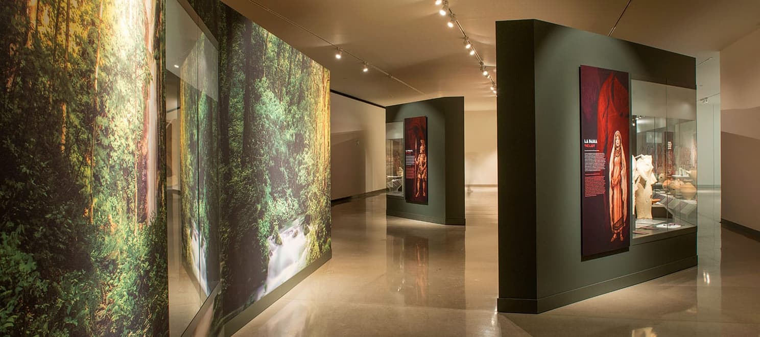 Exhibition “The Lady, the Prince, the Hero, and the Goddess.” Museo Íbero