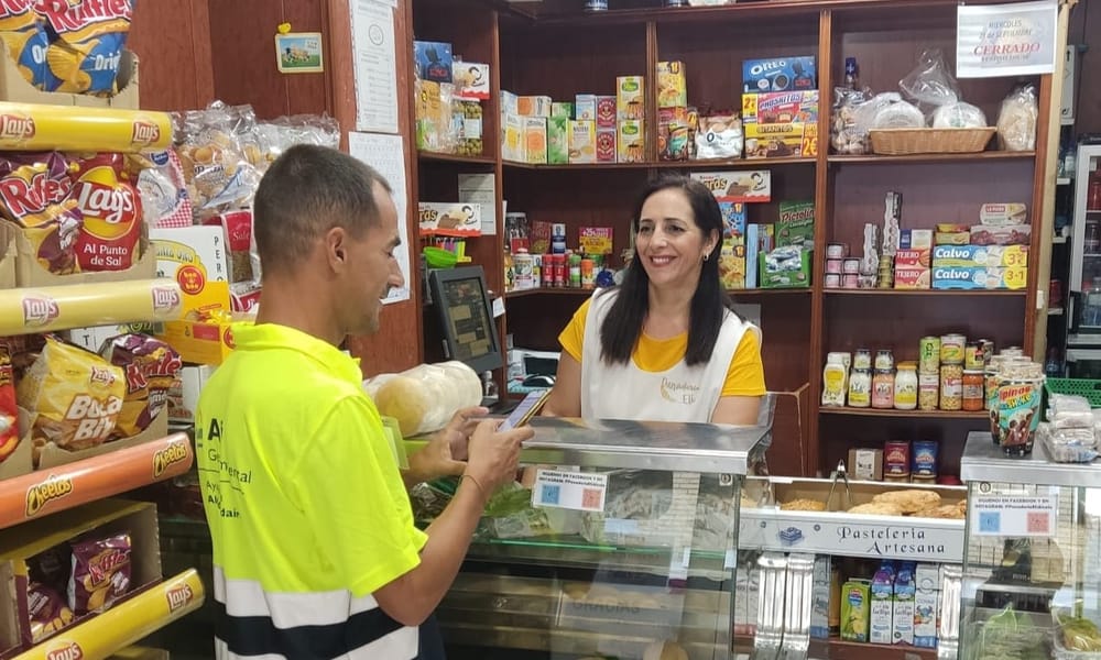 AIRA Gestión Ambiental inicia la Campaña “Puerta A Puerta” en comercios y restaurantes de Alcalá.