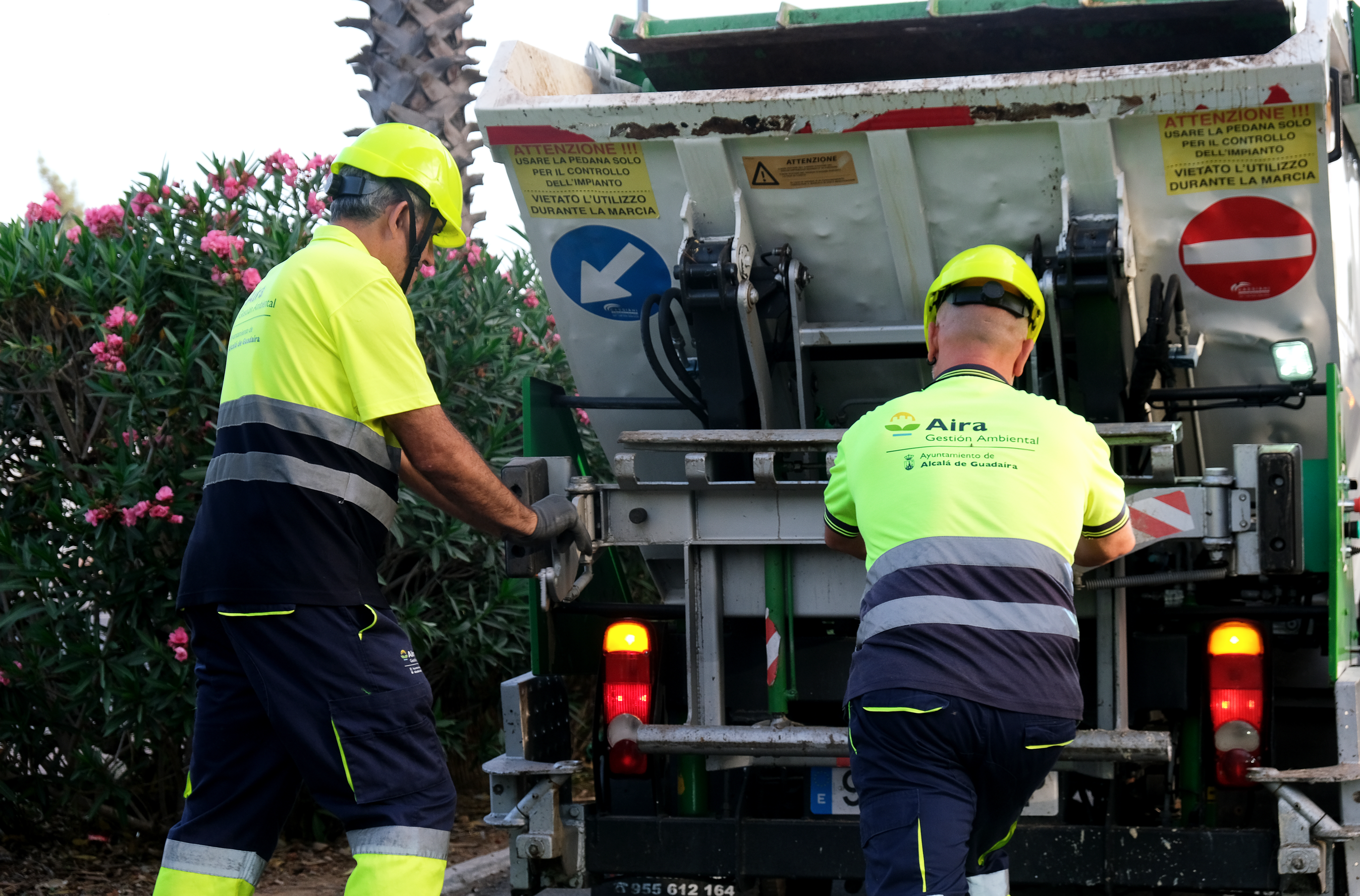 Horario especial para depositar residuos en la calle La Mina