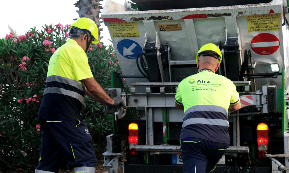 Horario especial para depositar residuos en la calle La Mina