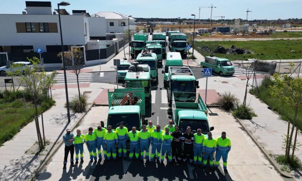 El Ayuntamiento de Alcalá sigue mejorando el servicio de recogida con la compra de dos nuevos vehículos eléctricos para la recogida de residuos orgánicos