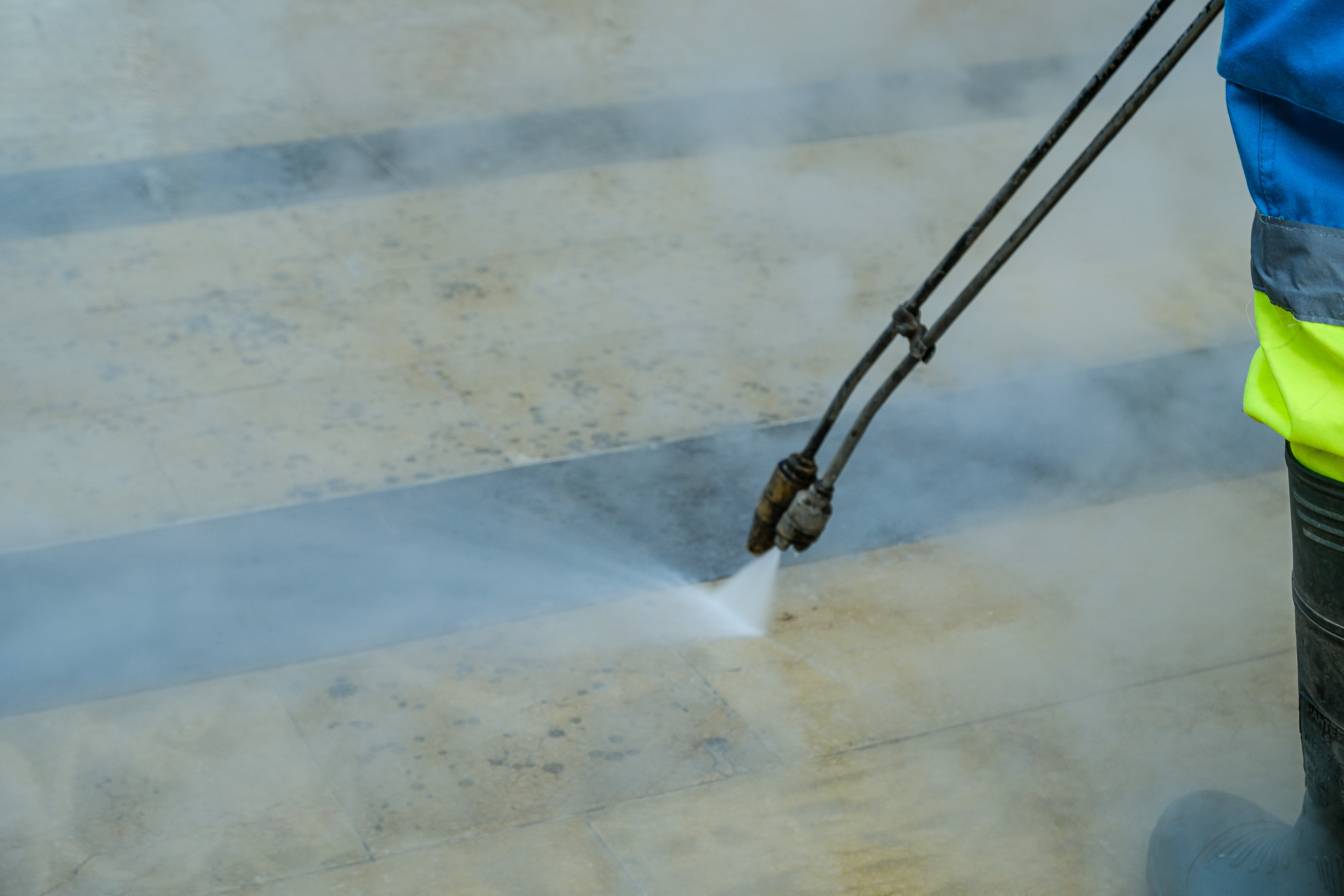 Camiones a la calle, viales limpios y compromiso colectivo: así ha funcionado el Plan Especial de Limpieza en Alcalá