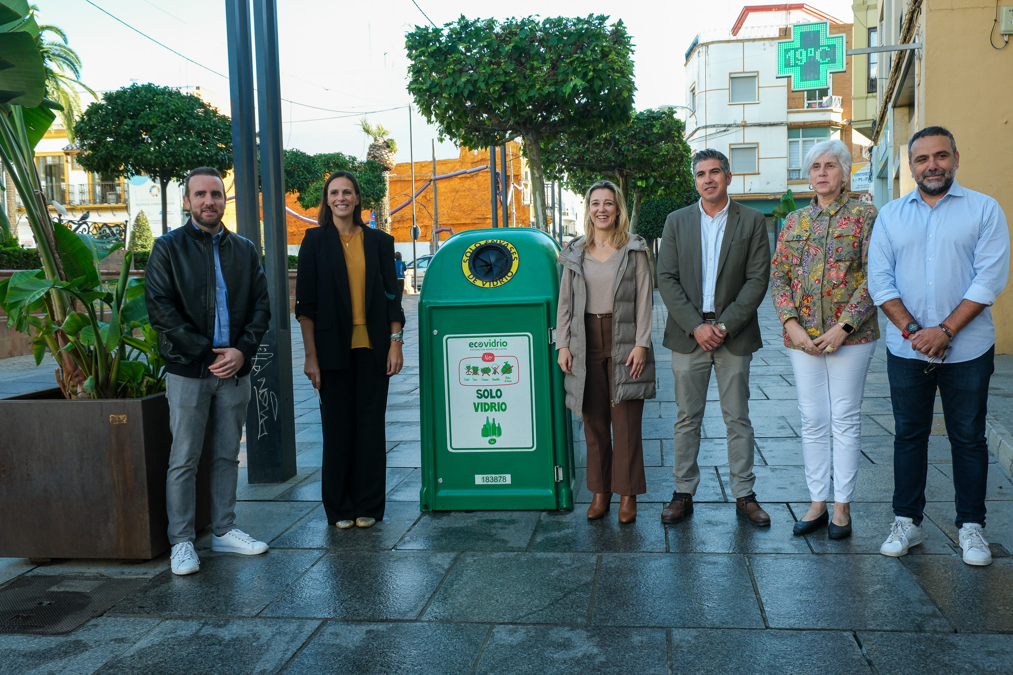 Aira refuerza el reciclaje de vidrio en la zona centro con hosteleros y vecinos 