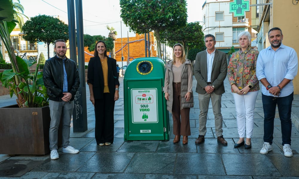 Aira refuerza el reciclaje de vidrio en la zona centro con hosteleros y vecinos