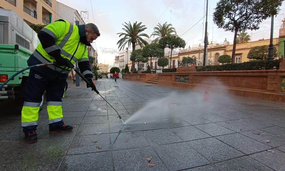 AIRA recoge 7 toneladas de residuos  sólidos en las calles tras las Cabalgatas de Reyes