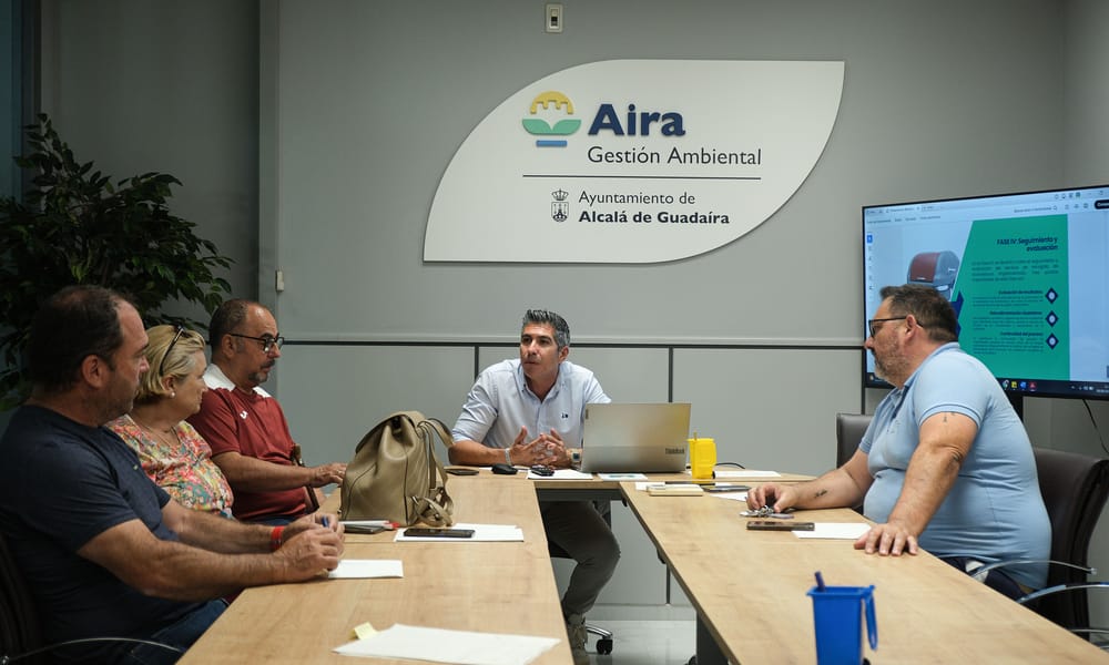 AIRA SE REÚNE CON LA FEDERACIÓN DE VECINOS PARA LA IMPLANTACIÓN DE LA RECOGIDA DE BIORRESIDUOS