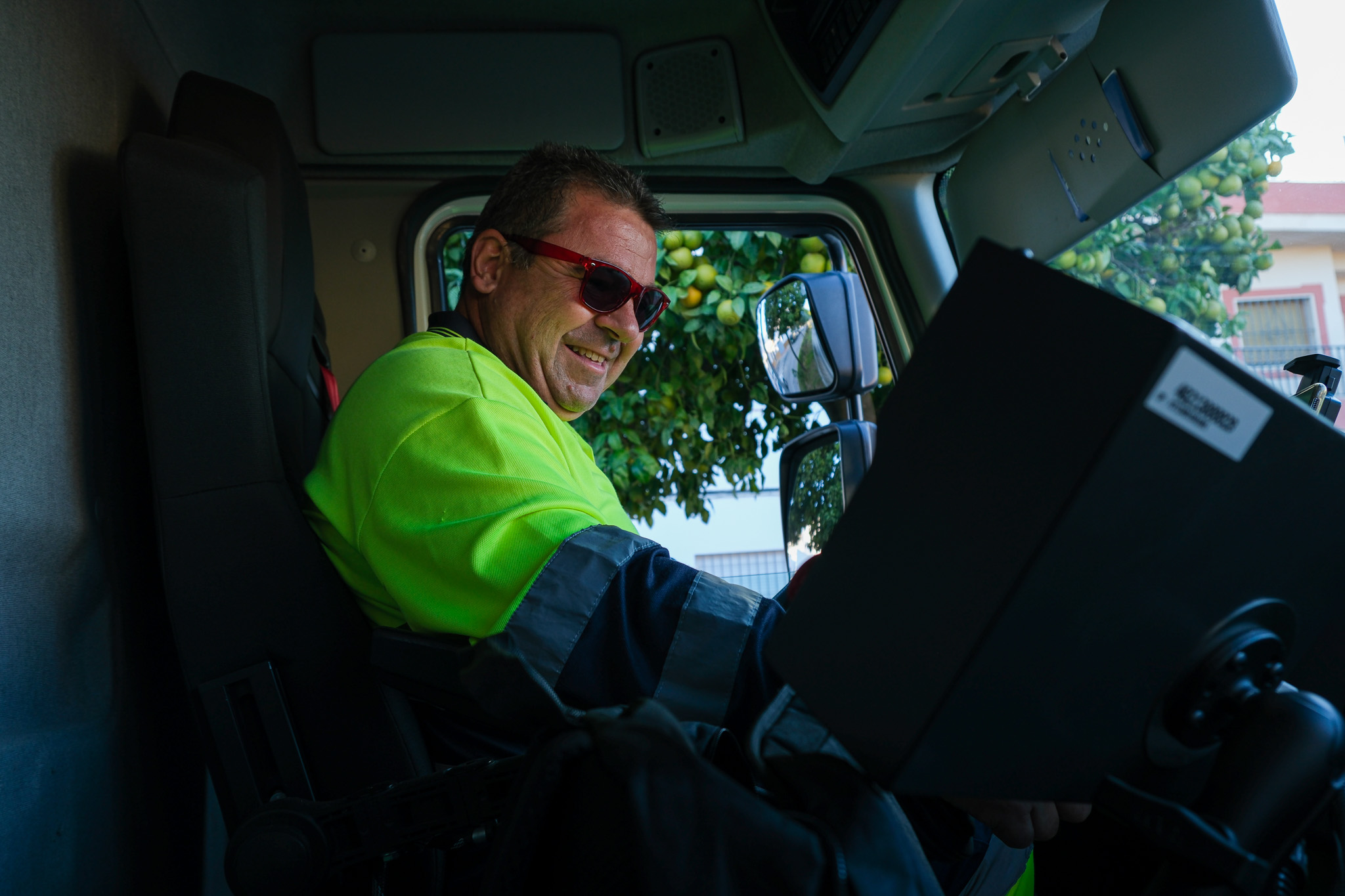 Aira Gestión Ambiental prueba su primer camión compactador eléctrico de cero emisiones en Alcalá de Guadaíra