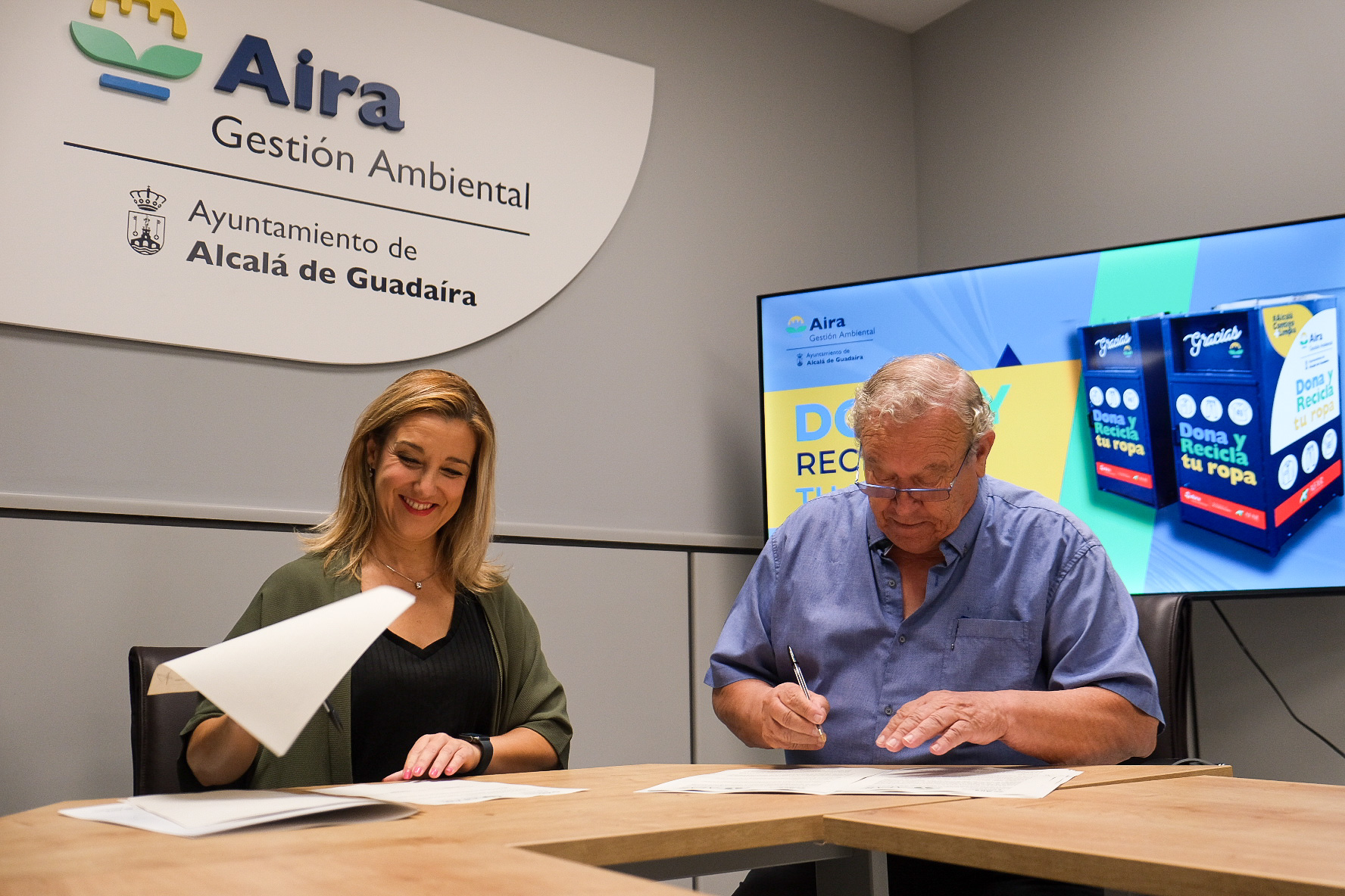 Aira se compromete con Afar para la recogida de ropa solidaria 