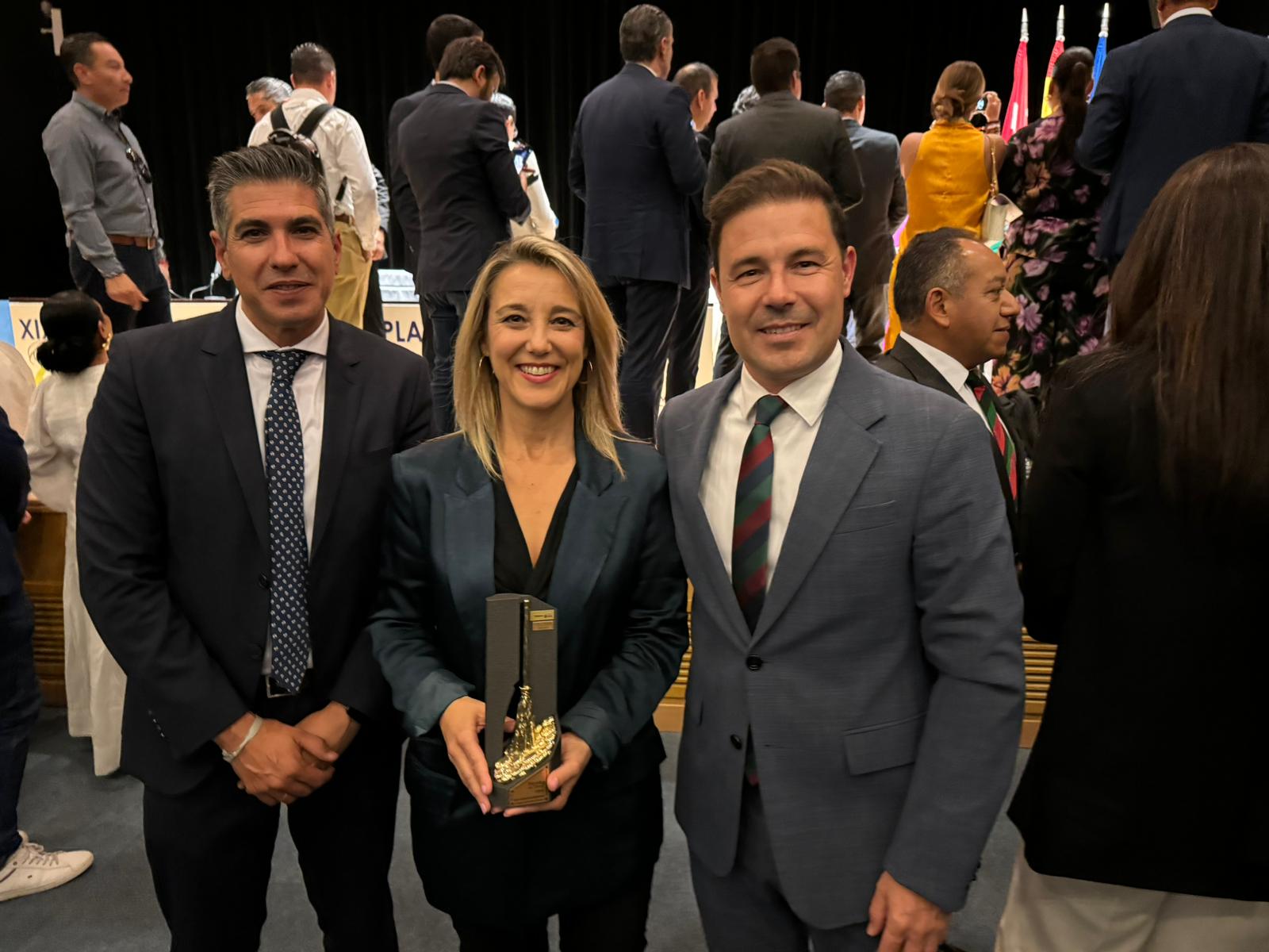 Alcalá de Guadaíra recibe la Escoba de Oro de Limpieza