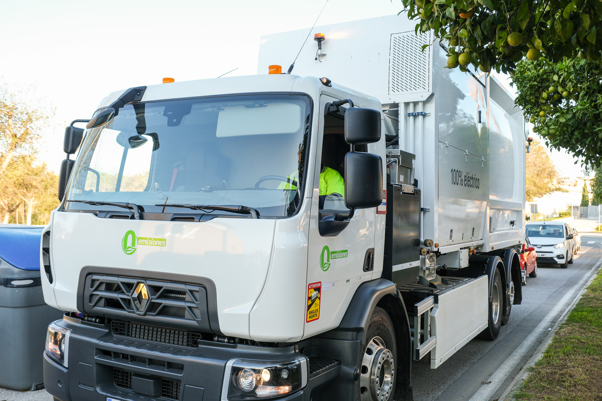 Aira Gestión Ambiental prueba su primer camión compactador eléctrico de cero emisiones en Alcalá de Guadaíra