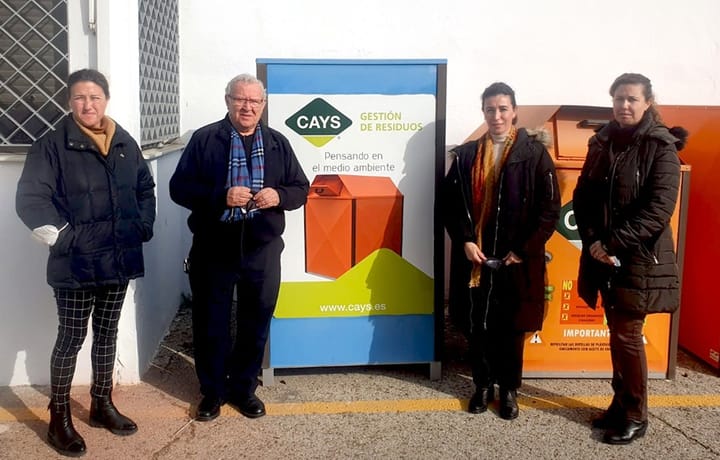 Cays entrega a AFAR un contenedor de gestión de residuos