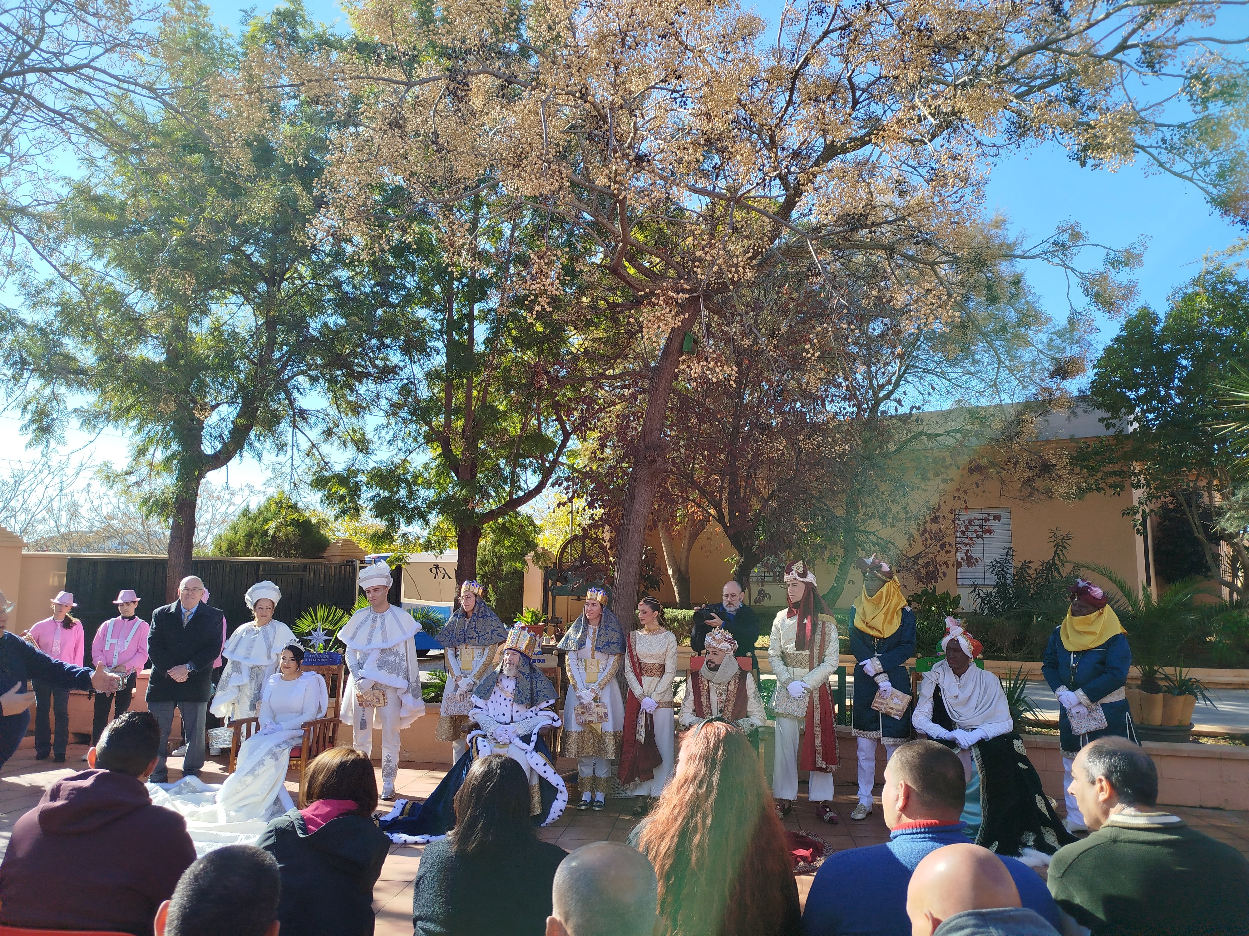 VISITA DE SUS MAJESTADES REALES Y ESTRELLA DE LA ILUSIÓN 2026